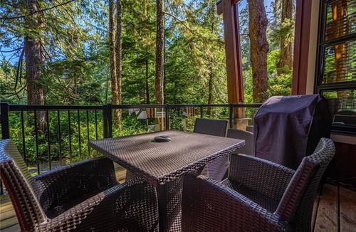 Ucluelet Condo | RAINFOREST GETAWAY - Directly on Spring Cove!