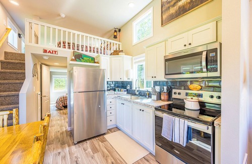Forks Cabin | Rainforest Retreat Tiny Home: Fishing Cabin