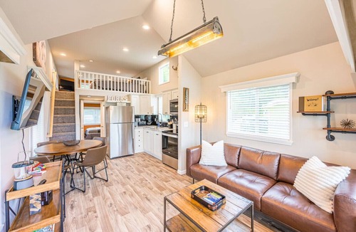 Forks Cabin | Rainforest Tiny Home Retreat: Industrial