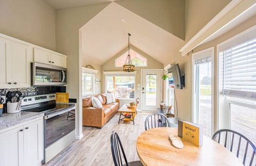 Forks House | Rainforest Tiny Home Retreat: Rustic