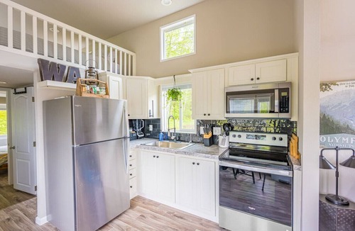 Forks House | Rainforest Tiny Home Retreat: Rustic