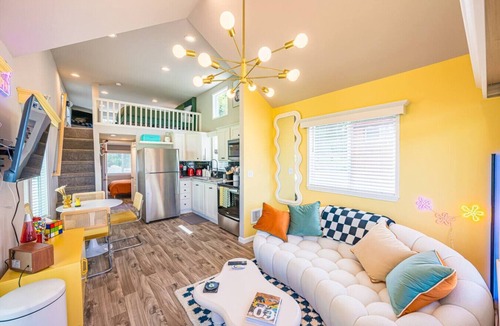 Forks House | Rainforest Tiny Home Retreat: Retro