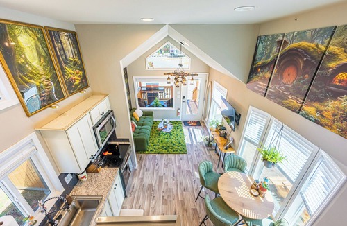 Forks Cabin | Rainforest Tiny Home Retreat: Enchanted