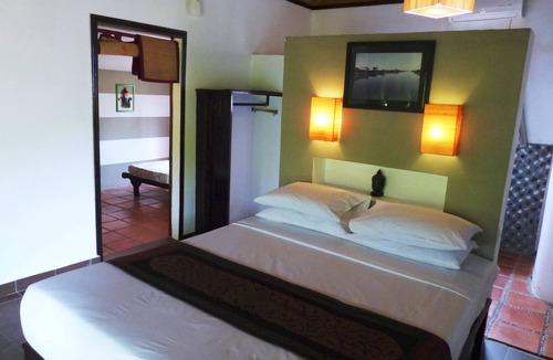 Krong Kaeb Hotel | Raingsey Bungalow