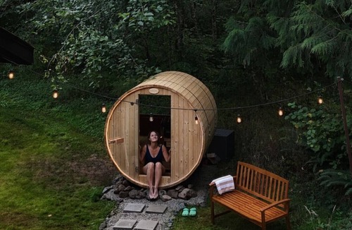 Packwood Cabin | Rainier Forest Cabin · Hot Tub + Sauna · Fire Pit