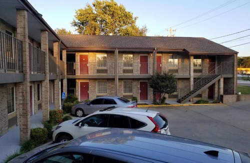 Ada Hotel | Raintree Inn