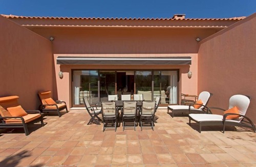 Beijos Villa | Raizes e Particulas - Douro Lake, Pool & Tennis