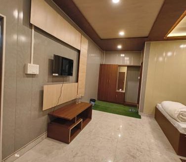 Ayodhya Hotel | Raja Palace