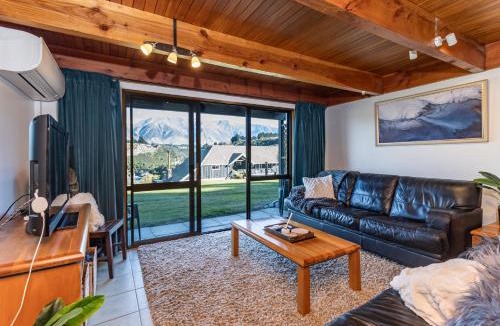Windwhistle Apartment | Rakaia Gorge Views | Mt Hutt