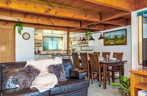 Windwhistle Apartment | Rakaia Gorge Views | Mt Hutt