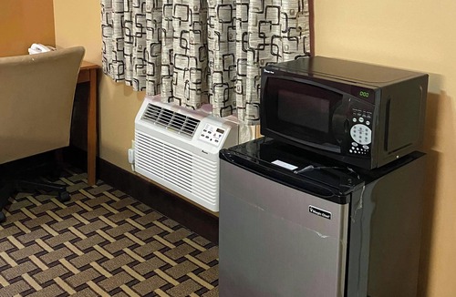 Fruitvale Hotel | Rama Inn Bells