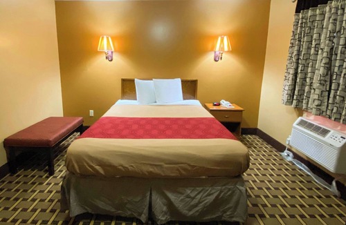 Fruitvale Hotel | Rama Inn Bells
