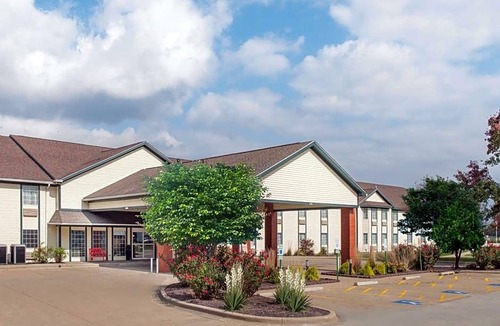 Springfield Hotel | Ramada by Wyndham Springfield North