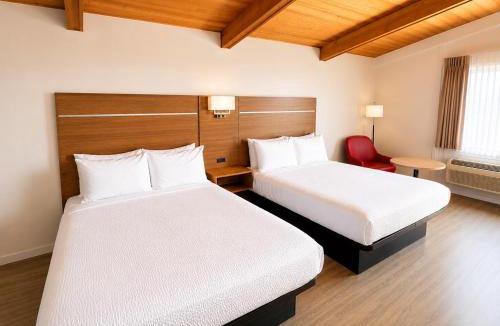 Gananoque Hotel | Ramada by Wyndham 1000 Islands Gananoque