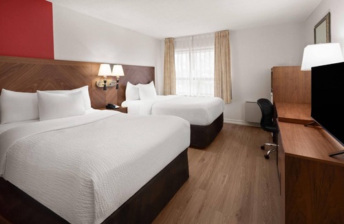 Arnprior Hotel | Ramada by Wyndham Arnprior
