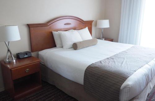 Campbell River Hotel | Ramada by Wyndham Campbell River