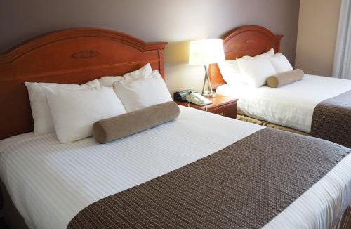 Campbell River Hotel | Ramada by Wyndham Campbell River