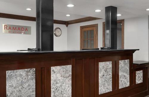 Cedar Rapids Hotel | Ramada by Wyndham Cedar Rapids South