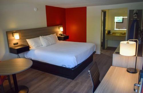 Fairview Park Hotel | Ramada by Wyndham Cleveland Airport West