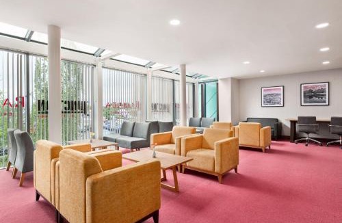 Cobham Hotel | Ramada by Wyndham Cobham