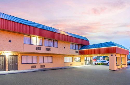 Coquitlam Hotel | Ramada by Wyndham Coquitlam