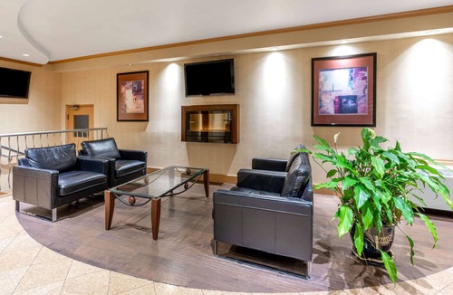 Coquitlam Hotel | Ramada by Wyndham Coquitlam