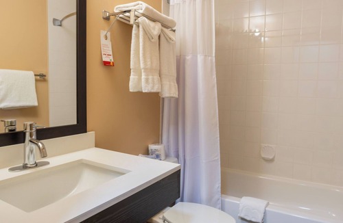 East Kootenay Hotel | Ramada by Wyndham Cranbrook