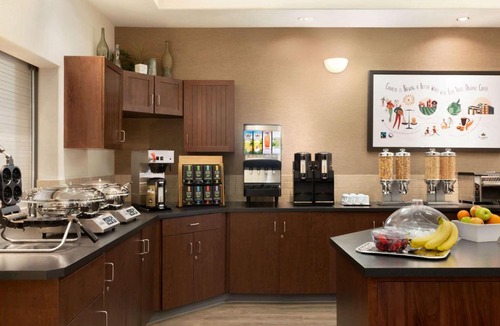 Drayton Valley Hotel | Ramada by Wyndham Drayton Valley