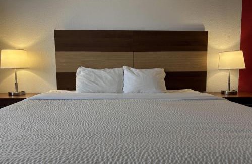 Effingham Hotel | Ramada by Wyndham Effingham