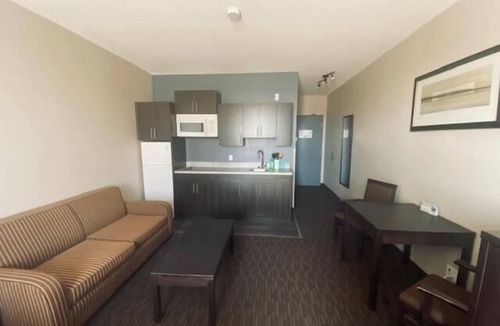 Estevan Hotel | Ramada by Wyndham Estevan