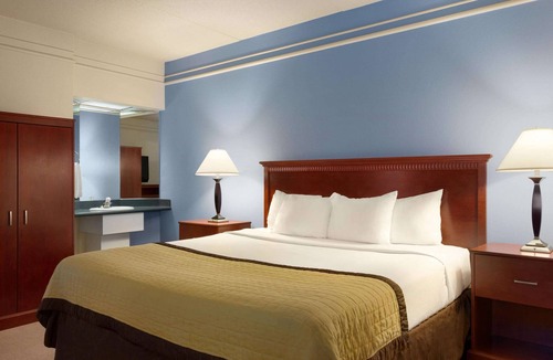 Fargo Hotel | Ramada by Wyndham Fargo
