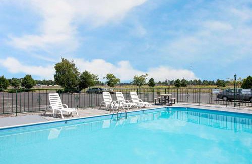 Flagstaff Hotel | Ramada by Wyndham Flagstaff East