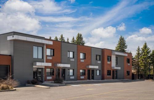 Laval Hotel | Ramada by Wyndham Laval