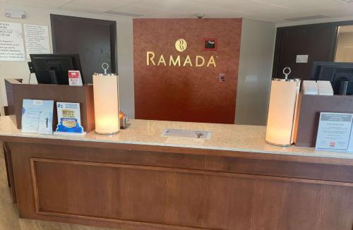 Golden Valley Hotel | Ramada by Wyndham Minneapolis Golden Valley
