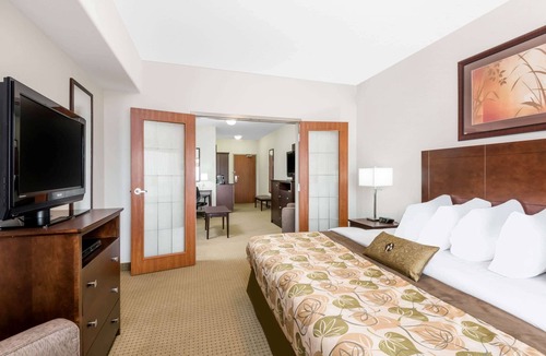 Olds Hotel | Ramada by Wyndham Olds