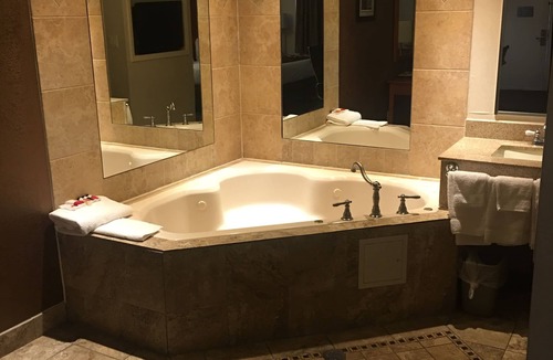 Rockville Centre Hotel | Ramada by Wyndham Rockville Centre