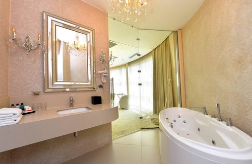 Adapazari Hotel | Ramada by Wyndham Sakarya