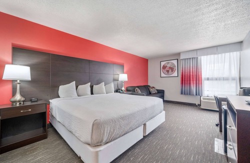 Sioux Falls Hotel | Ramada by Wyndham Sioux Falls Airport-Waterpark & Event Ctr