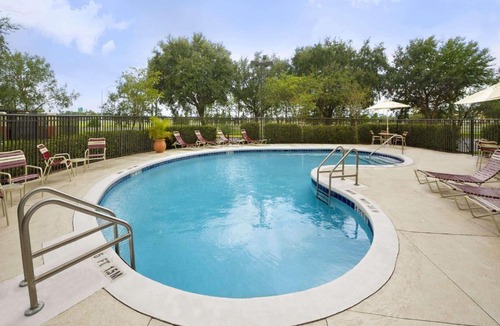 Airport North Hotel | Ramada by Wyndham Suites Orlando Airport- Free Airport Shuttle
