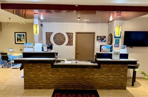 Glendale Heights Hotel | Ramada by Wyndham Glendale Heights/Lombard