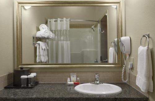 Westlock Hotel | Ramada by Wyndham Westlock