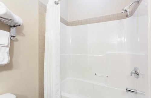 Westlock Hotel | Ramada by Wyndham Westlock