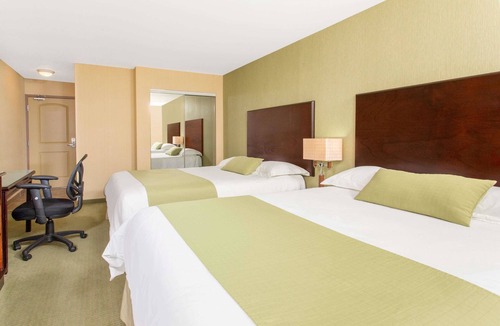 Williams Lake Hotel | Ramada by Wyndham Williams Lake