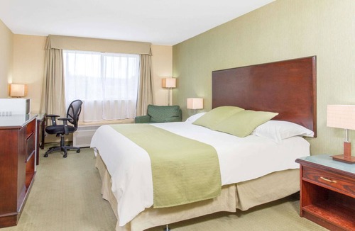 Williams Lake Hotel | Ramada by Wyndham Williams Lake