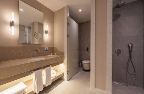 Bayrampasa Hotel | Ramada Encore by Wyndham Istanbul Bayrampasa