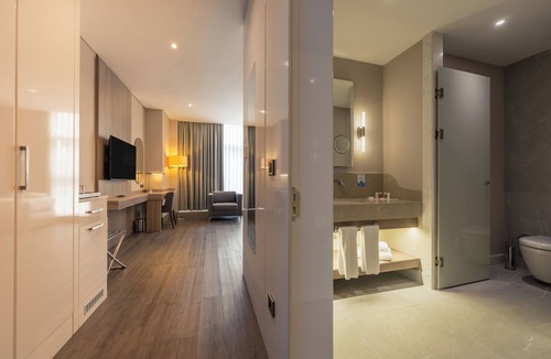 Bayrampasa Hotel | Ramada Encore by Wyndham Istanbul Bayrampasa