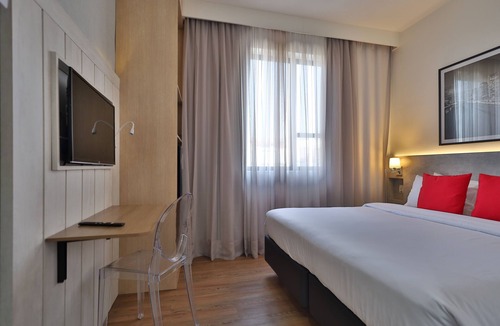 Zona Leste Hotel | Ramada Encore Centro (Tiradentes)