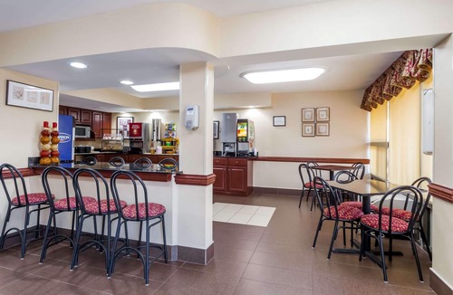 Edgewood Hotel | Ramada Hotel & Conference Center by Wyndham Edgewood