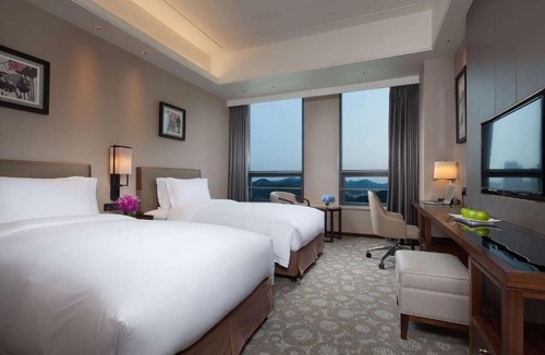 Lixia District Hotel | Ramada Jinan