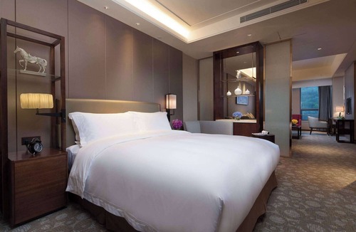 Lixia District Hotel | Ramada Jinan